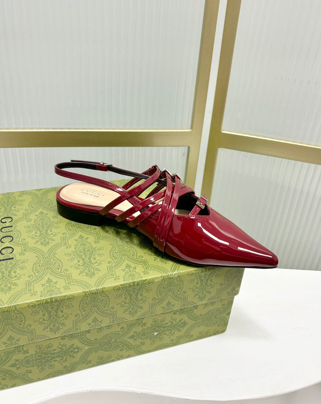 GUCCI STRAPPY FLAT SLINGBACK IN SCARLET RED GLOSSY CALFSKIN