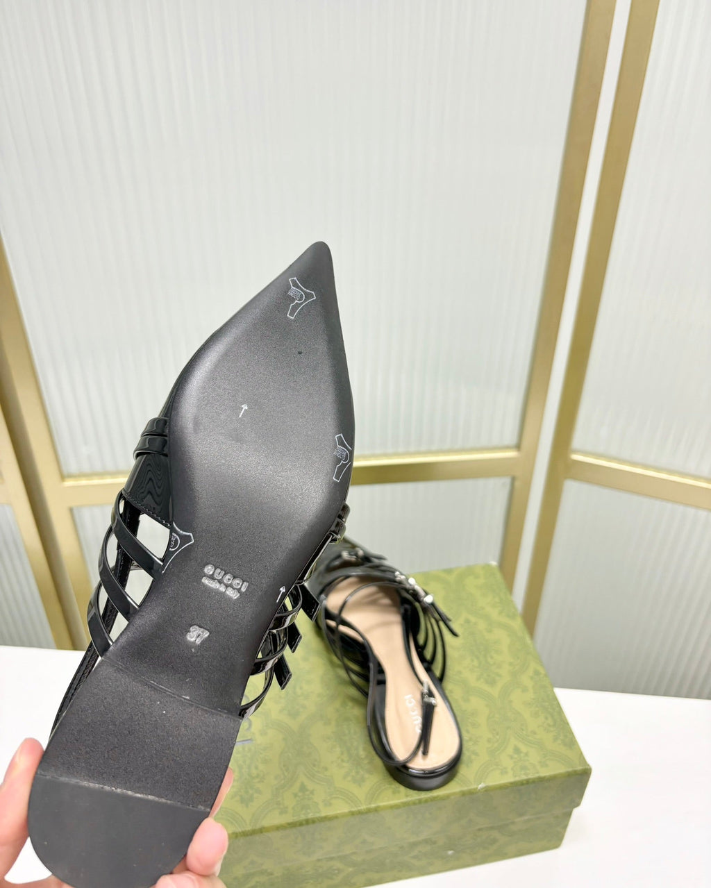 GUCCI STRAPPY FLAT SLINGBACK IN BLACK GLOSSY CALFSKIN