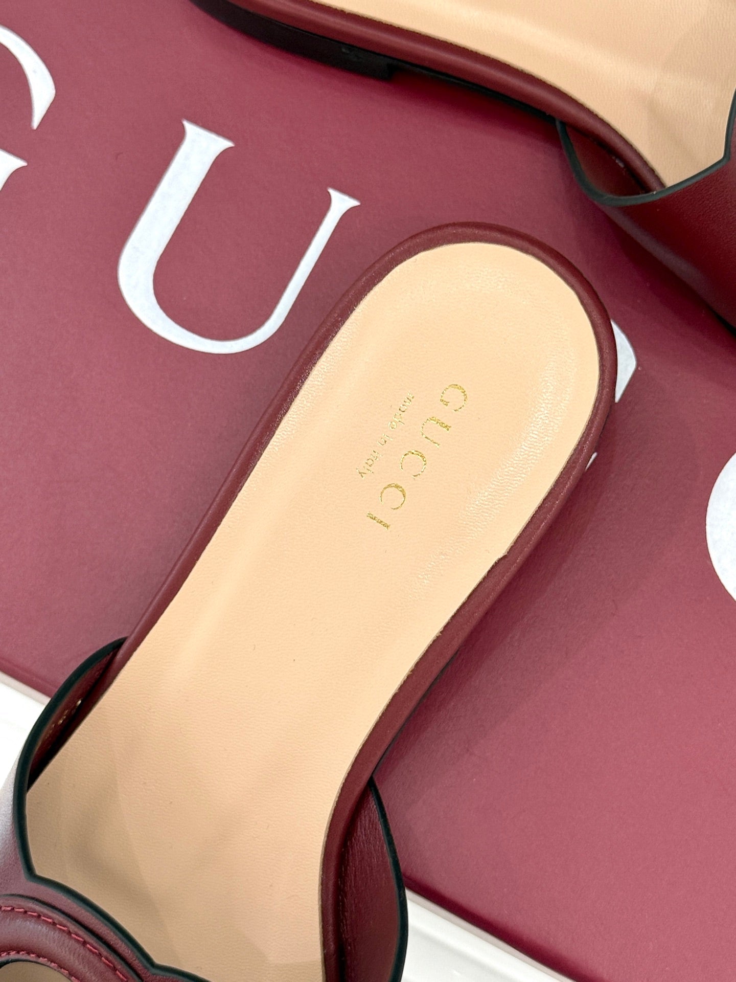 GUCCI SLIDE SANDALS IN RED CALFSKIN