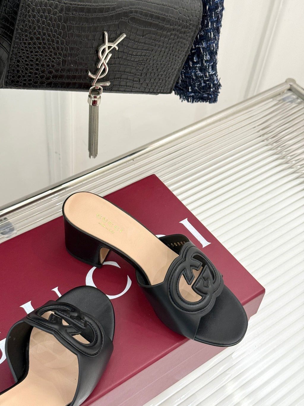 GUCCI MID-HEEL MULE IN BLACK CALFSKIN
