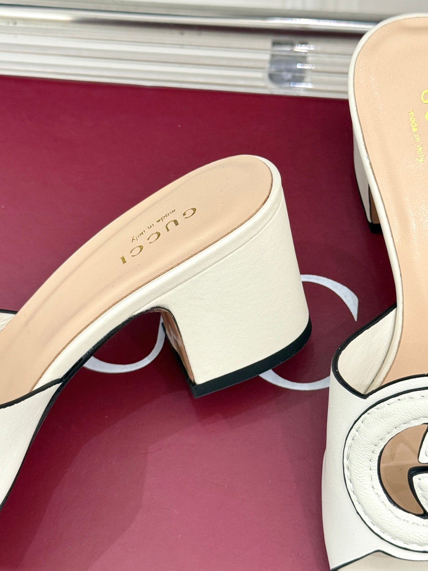 GUCCI MID-HEEL MULE IN CREAM WHITE CALFSKIN