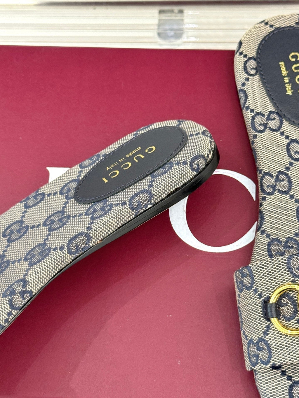 GUCCI SLIDE SANDALS IN WARM BEIGE FABRIC EMBOSSED LOGO