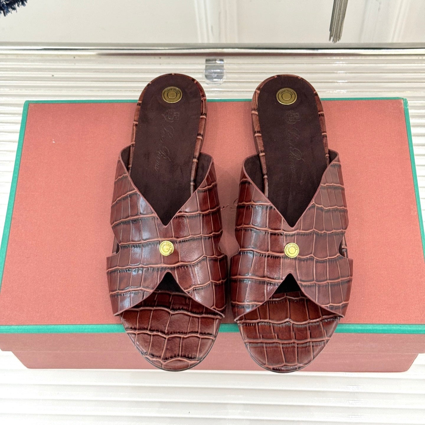 LP SANDALS 25S IN MAHOGANY RED LAMBSKIN SNAKE EMBOSSING