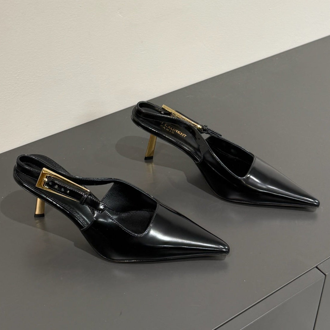 LOUIS VUITTON LEE SLINGBACK PUMPS 75 MM IN BLACK PATENT CALFSKIN