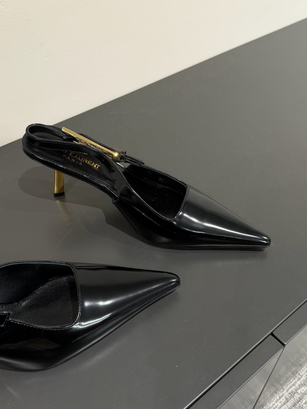 LOUIS VUITTON LEE SLINGBACK PUMPS 75 MM IN BLACK PATENT CALFSKIN