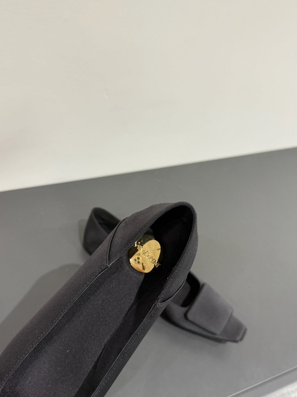 LOUIS VUITTON BALLERINA FLATS IN BLACK SATIN