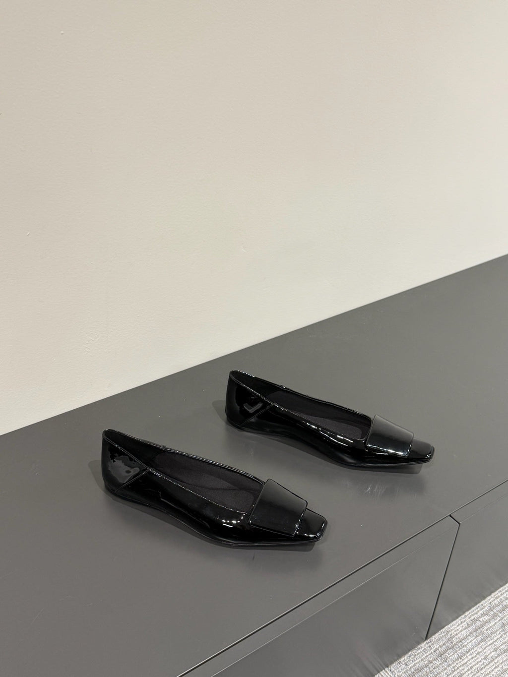 POPPY BALLET FLATS IN BLACK GLOSSY LAMBSKIN