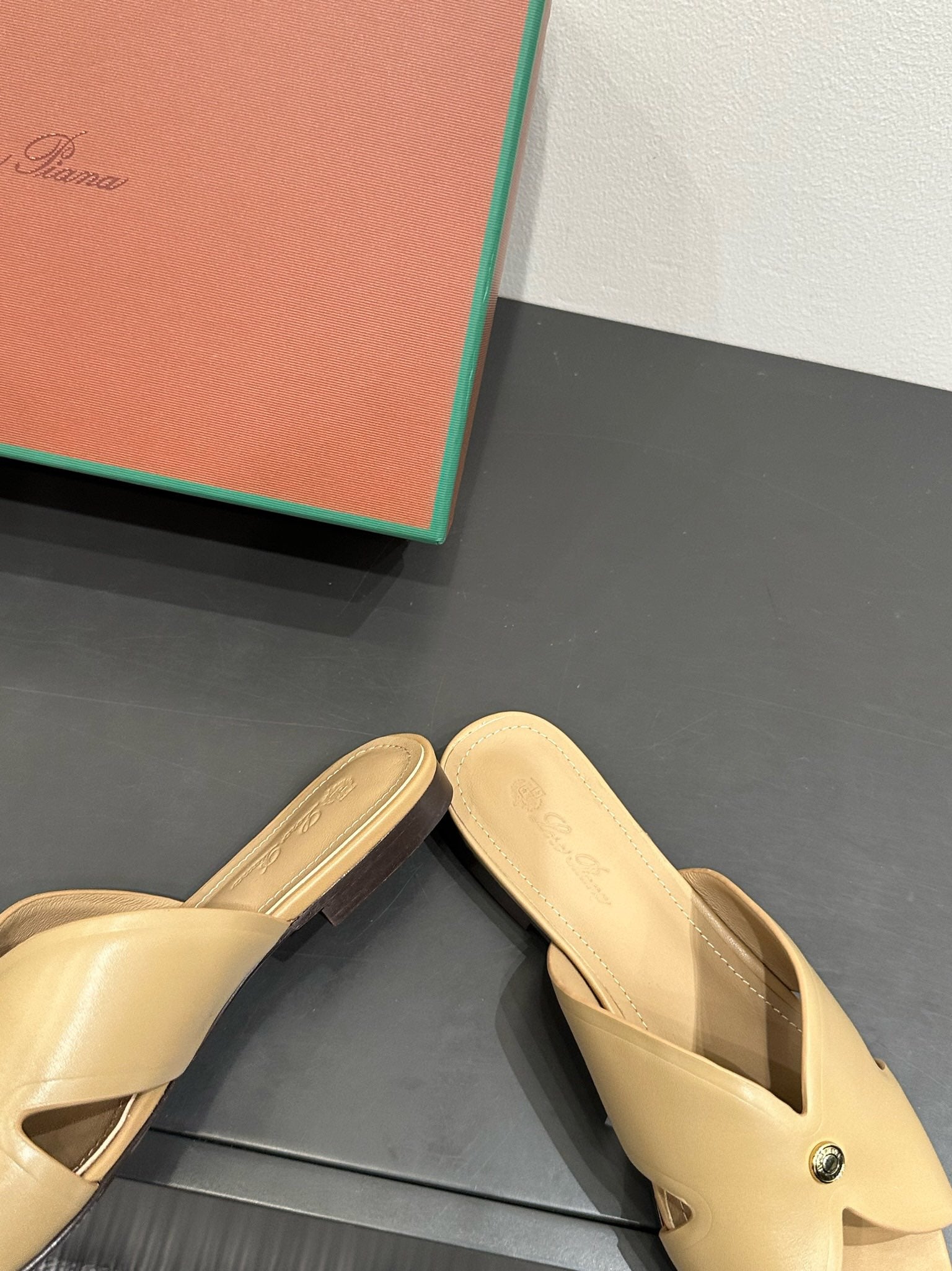 LP SANDALS 25S IN WARM BEIGE LAMBSKIN