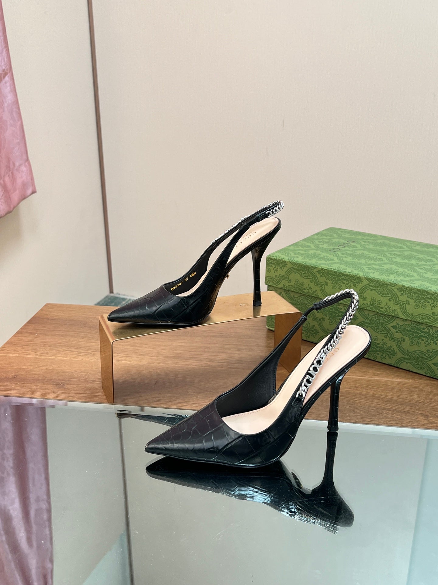 GUCCI SIGNORIA SLINGBACK PUMP BLACK CALFSKIN