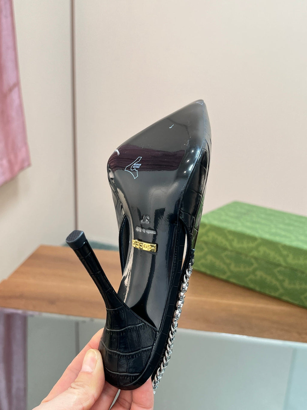 GUCCI SIGNORIA SLINGBACK PUMP BLACK CALFSKIN