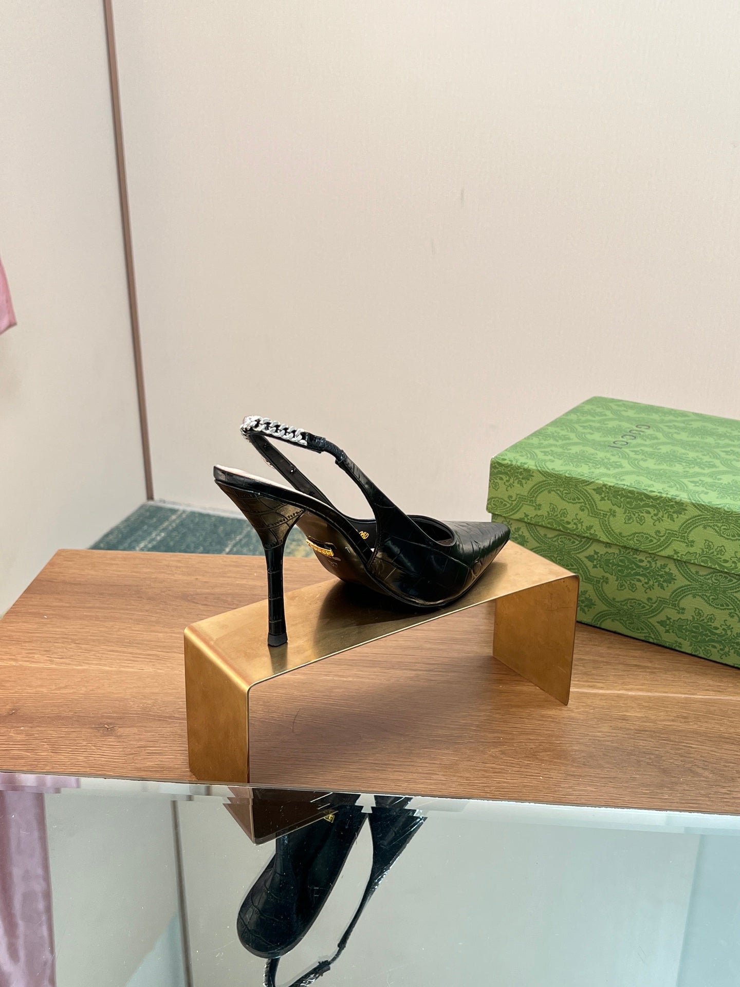 GUCCI SIGNORIA SLINGBACK PUMP BLACK CALFSKIN
