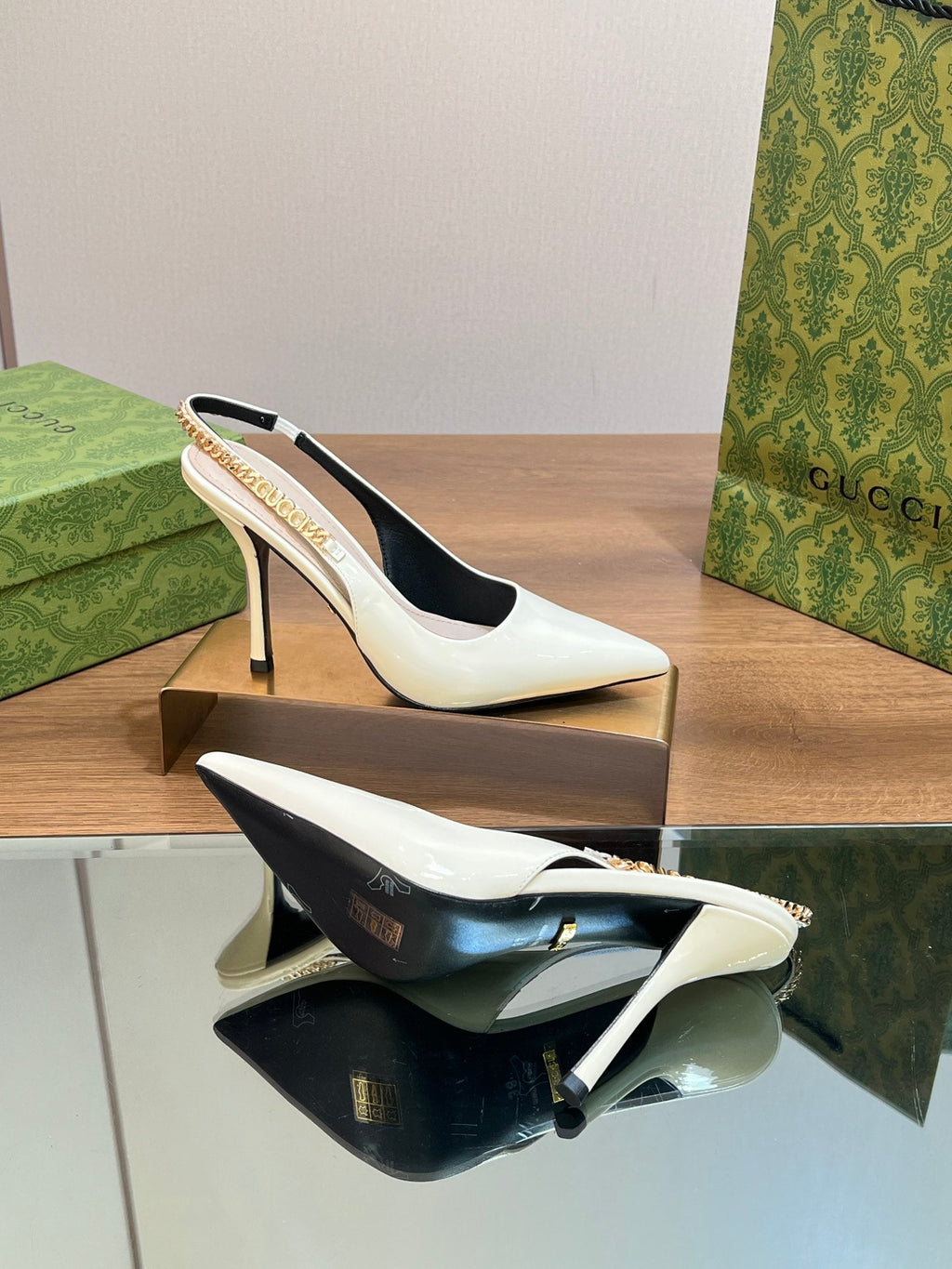 GUCCI SIGNORIA SLINGBACK PUMP WHITE LAMBSKIN