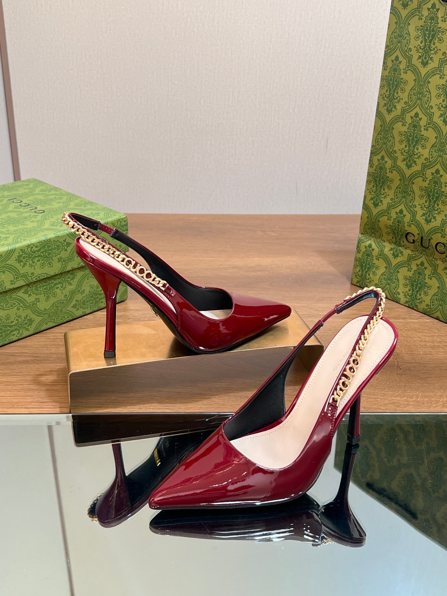GUCCI SIGNORIA SLINGBACK PUMP BLOOD LAMBSKIN