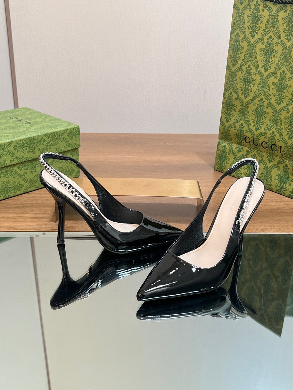 GUCCI SIGNORIA SLINGBACK PUMP GLOSSY BLACK LAMBSKIN