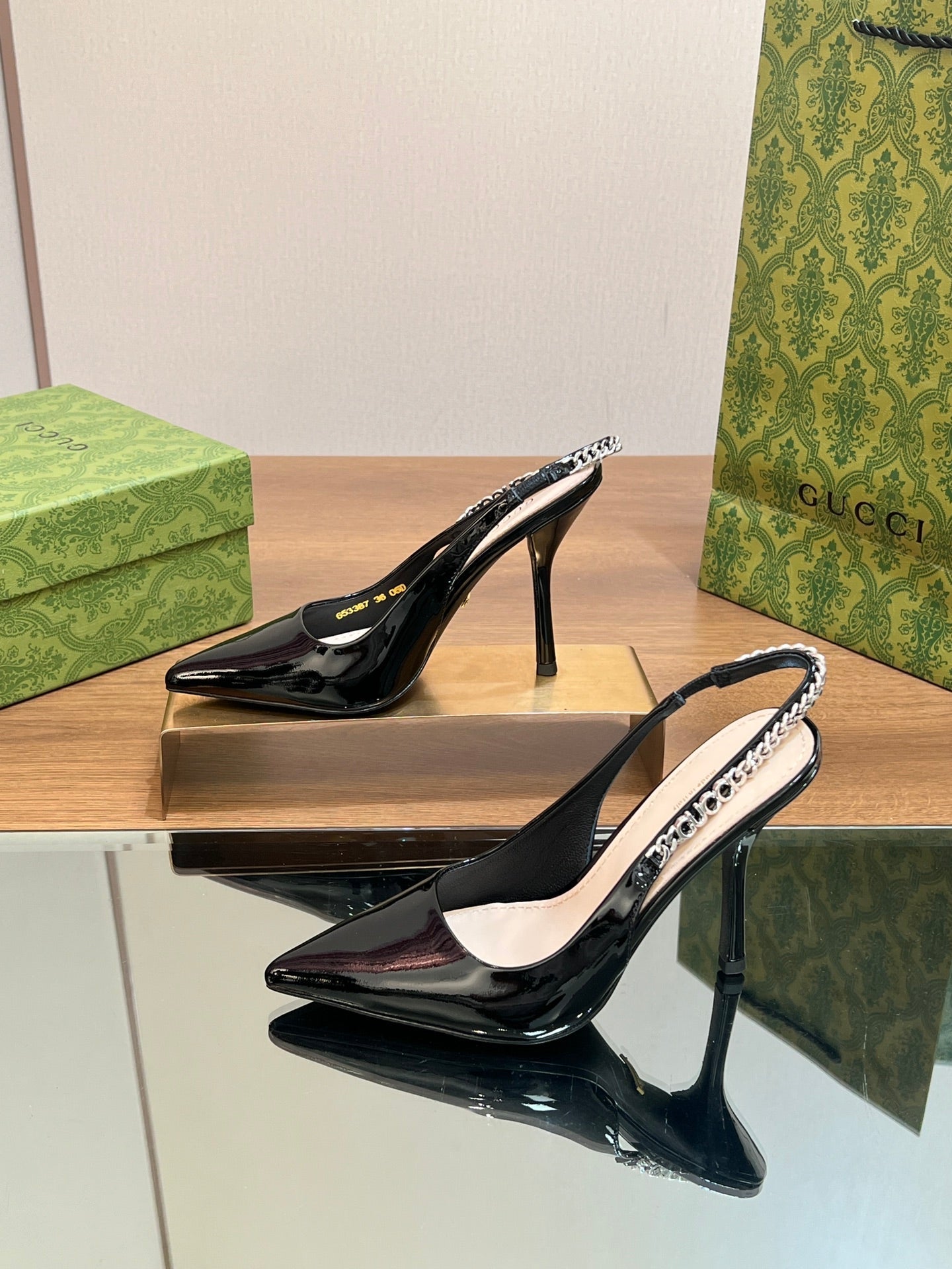 GUCCI SIGNORIA SLINGBACK PUMP GLOSSY BLACK LAMBSKIN