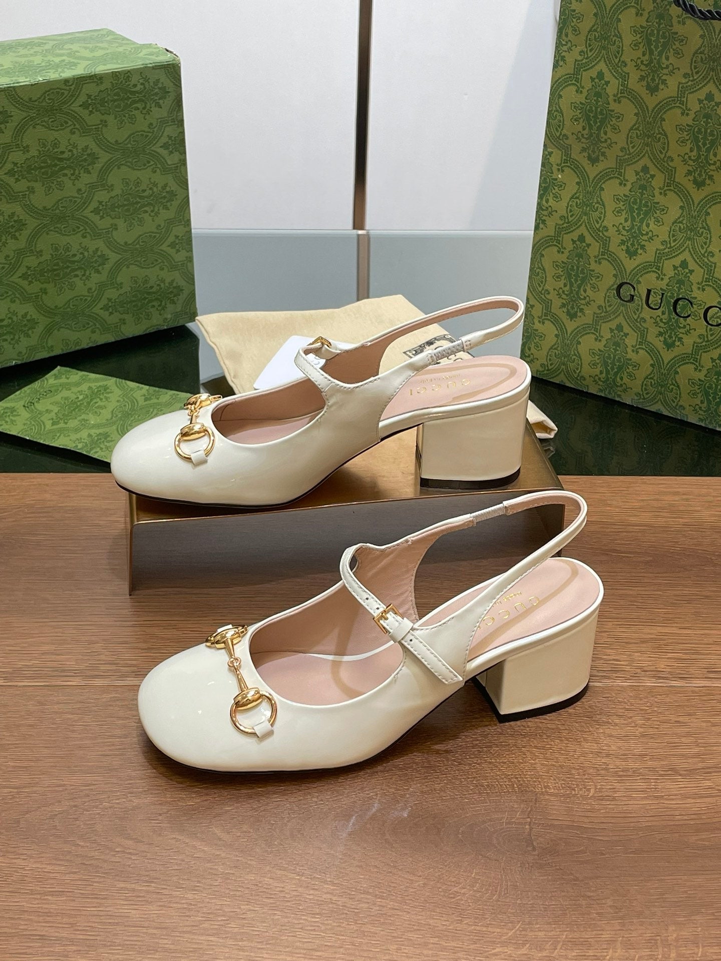 GUCCI HORSEBIT PUMP WHITE GLOSSY LAMBSKIN