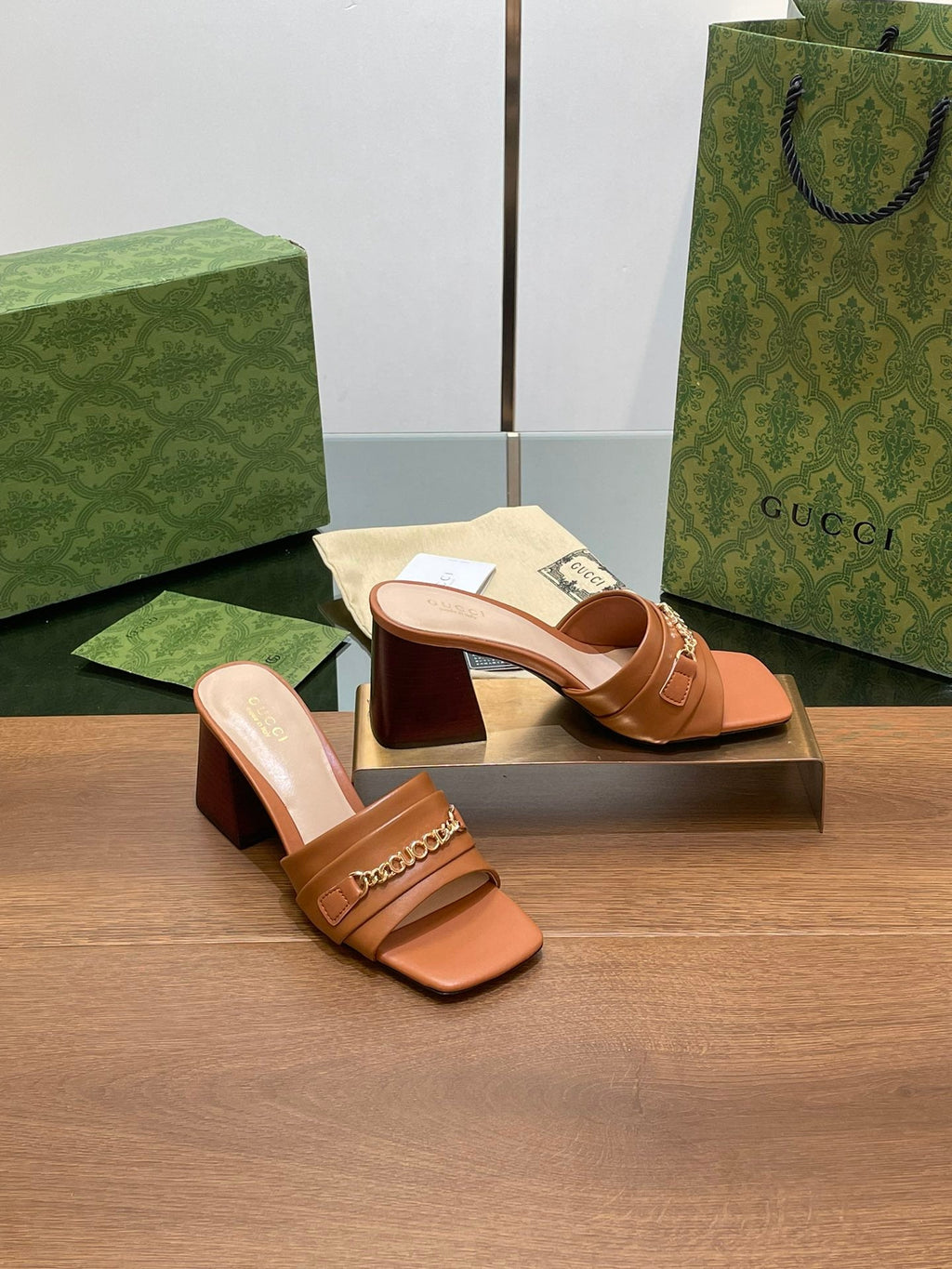GUCCI SIGNORIA SLIDE SANDAL CARAMEL DENIM