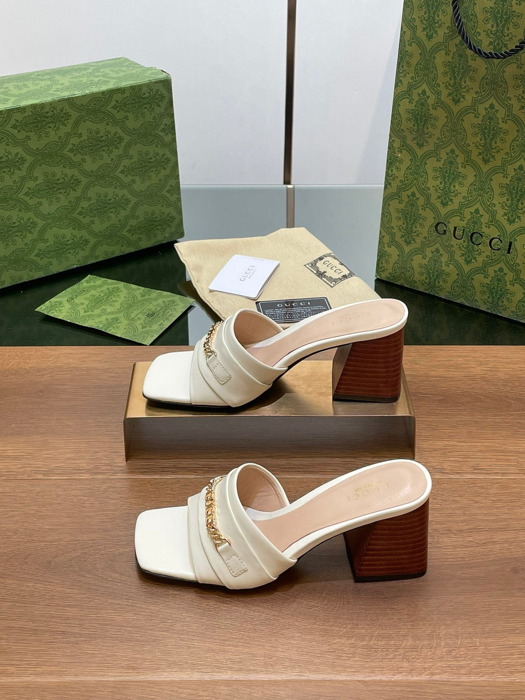 GUCCI SIGNORIA SLIDE SANDAL WHITE DENIM