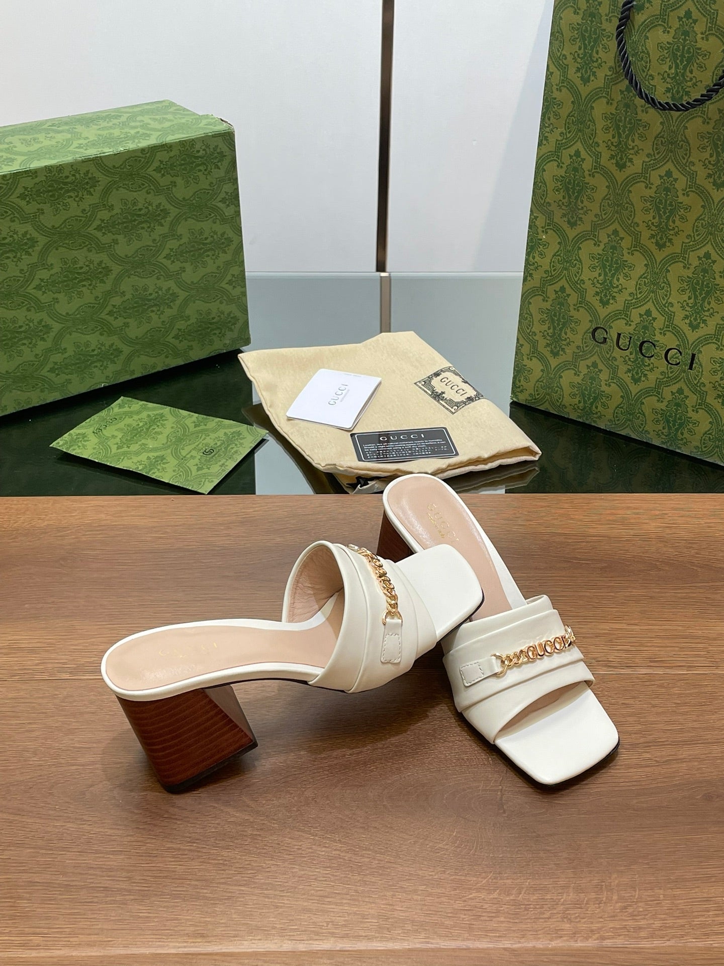 GUCCI SIGNORIA SLIDE SANDAL WHITE DENIM