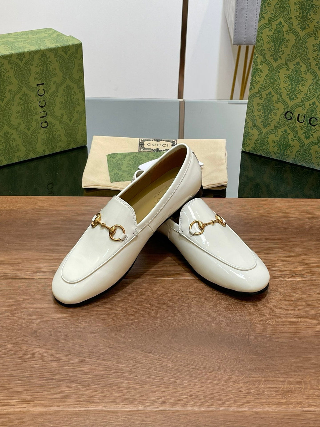 GUCCI JORDAAN LOAFER GLOSSY WHITE LAMBSKIN