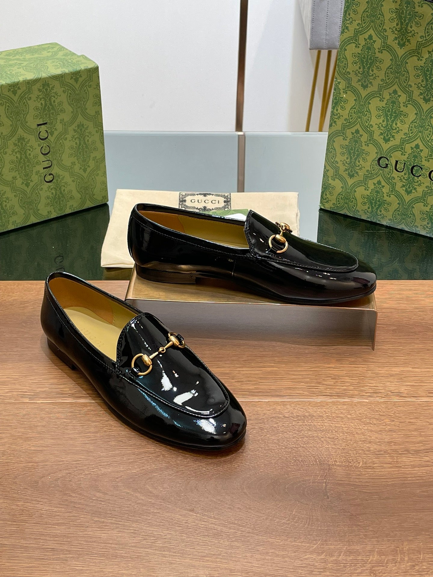 GUCCI JORDAAN LOAFER GLOSSY BLACK LAMBSKIN
