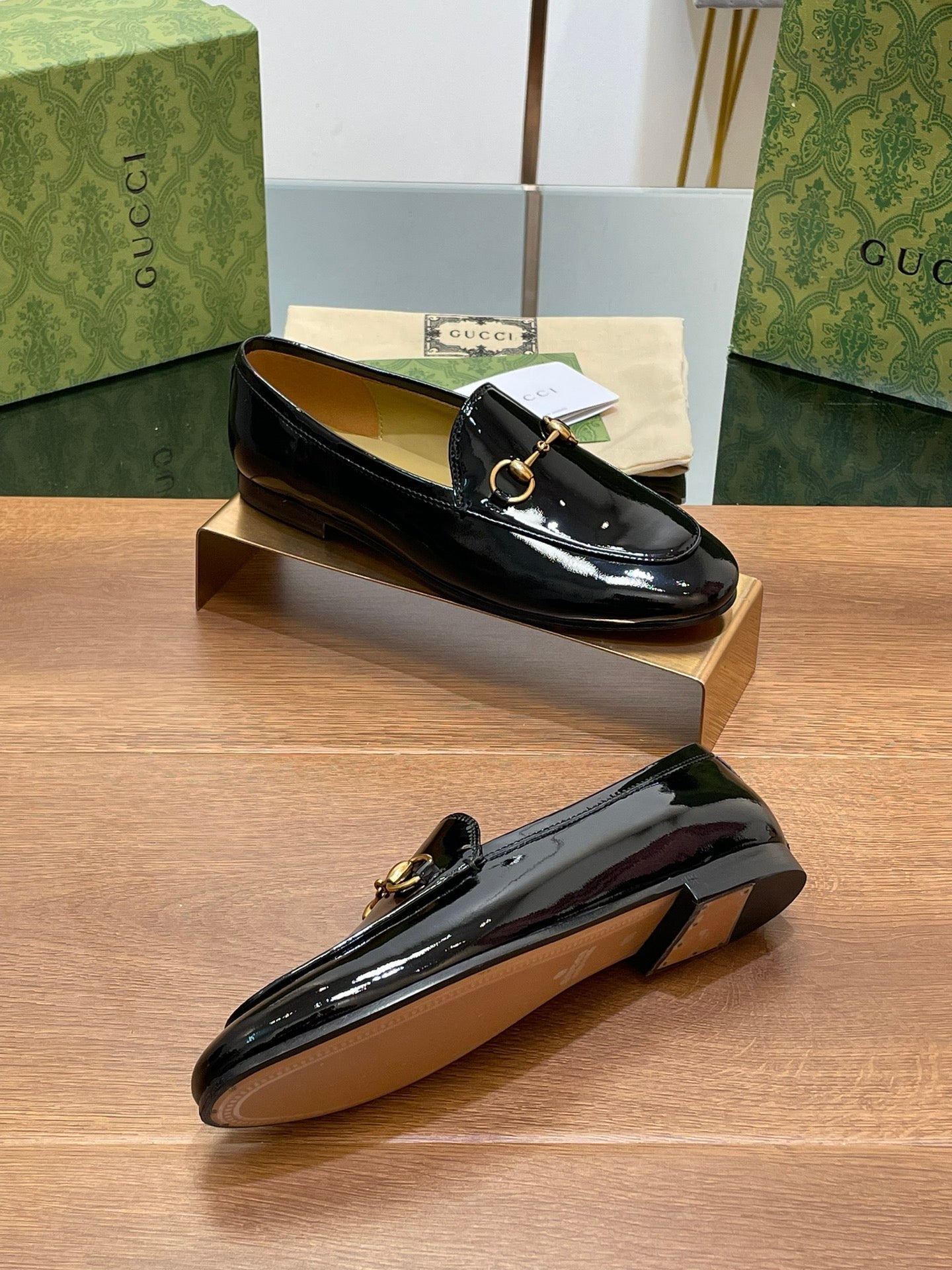 GUCCI JORDAAN LOAFER GLOSSY BLACK LAMBSKIN