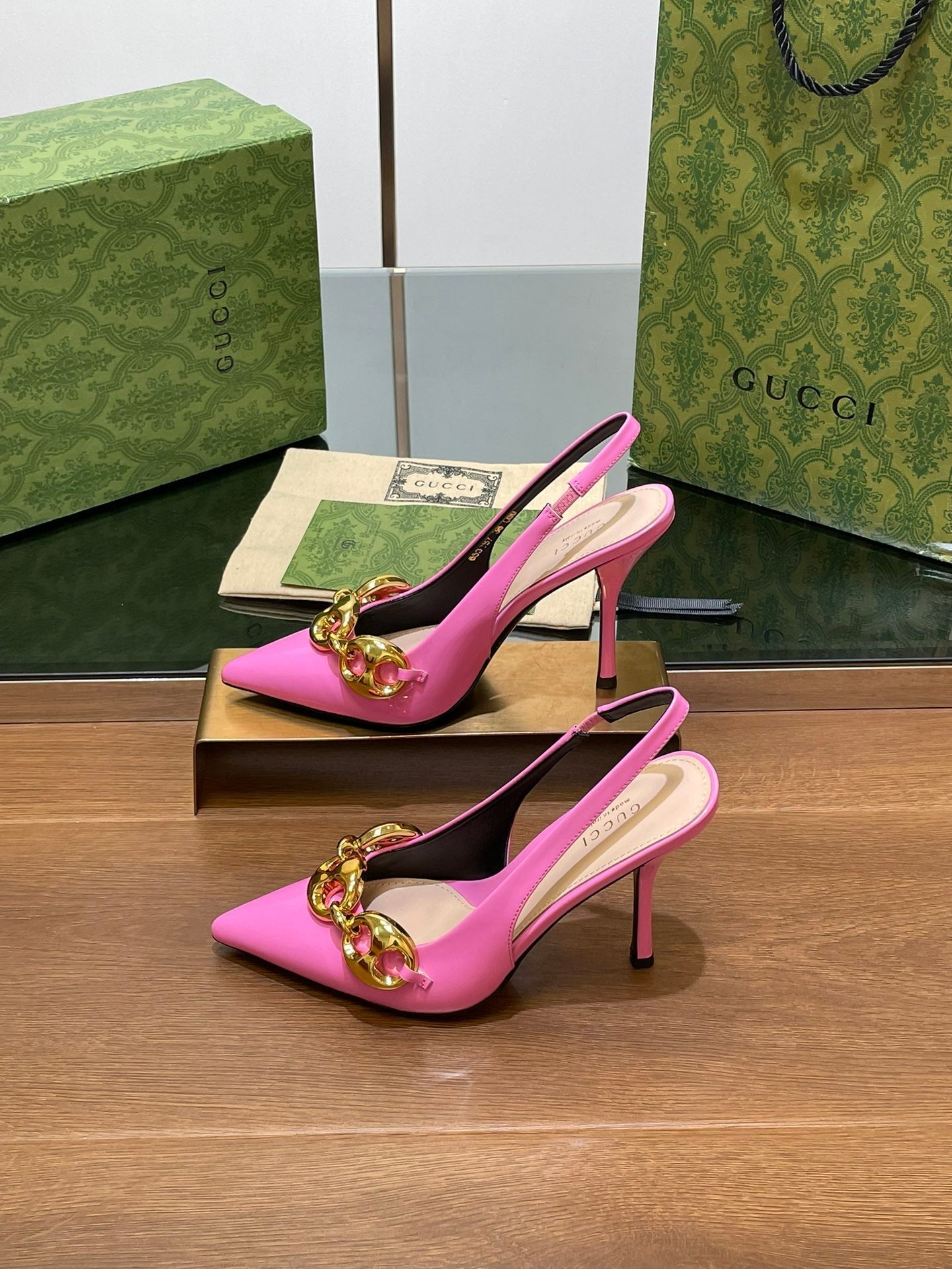 GUCCI HIGH SLINGBACK 10.5 CM IN FUSICA PINK GLOSSY CALFSKIN WITH GOLD HARDWARE