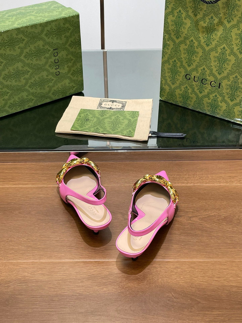 GUCCI MID-HEELED SLINGBACK 4.5 CM IN FUSICA PINK GLOSSY CALFSKIN WITH GOLD HARDWARE