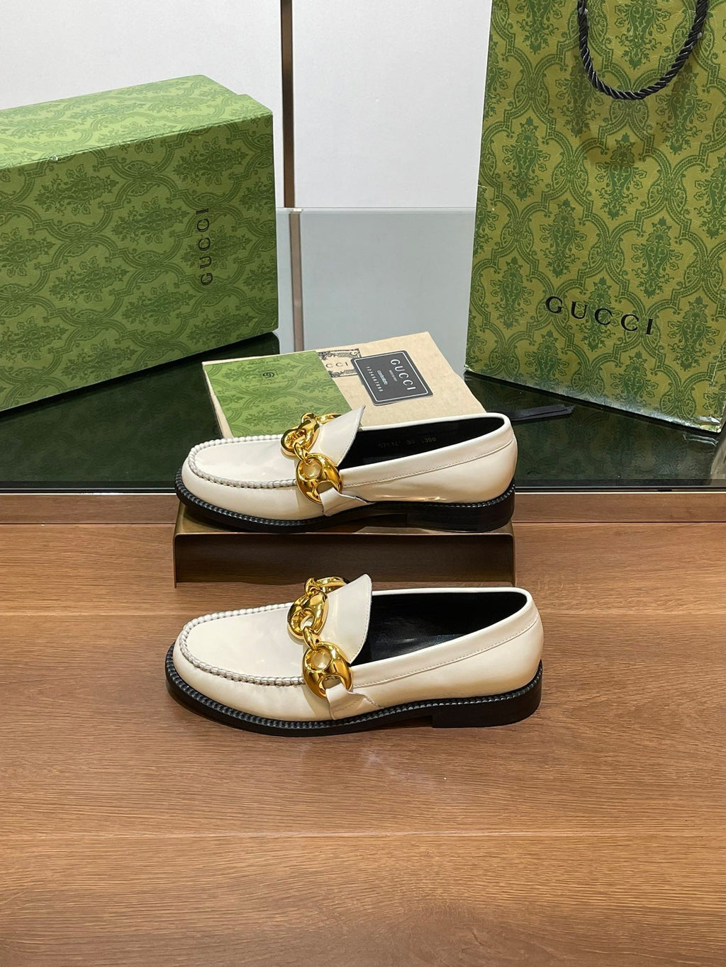 GUCCI LOAFER SHOES IN WHITE CALFSKIN WITH GOLD HARDWARE