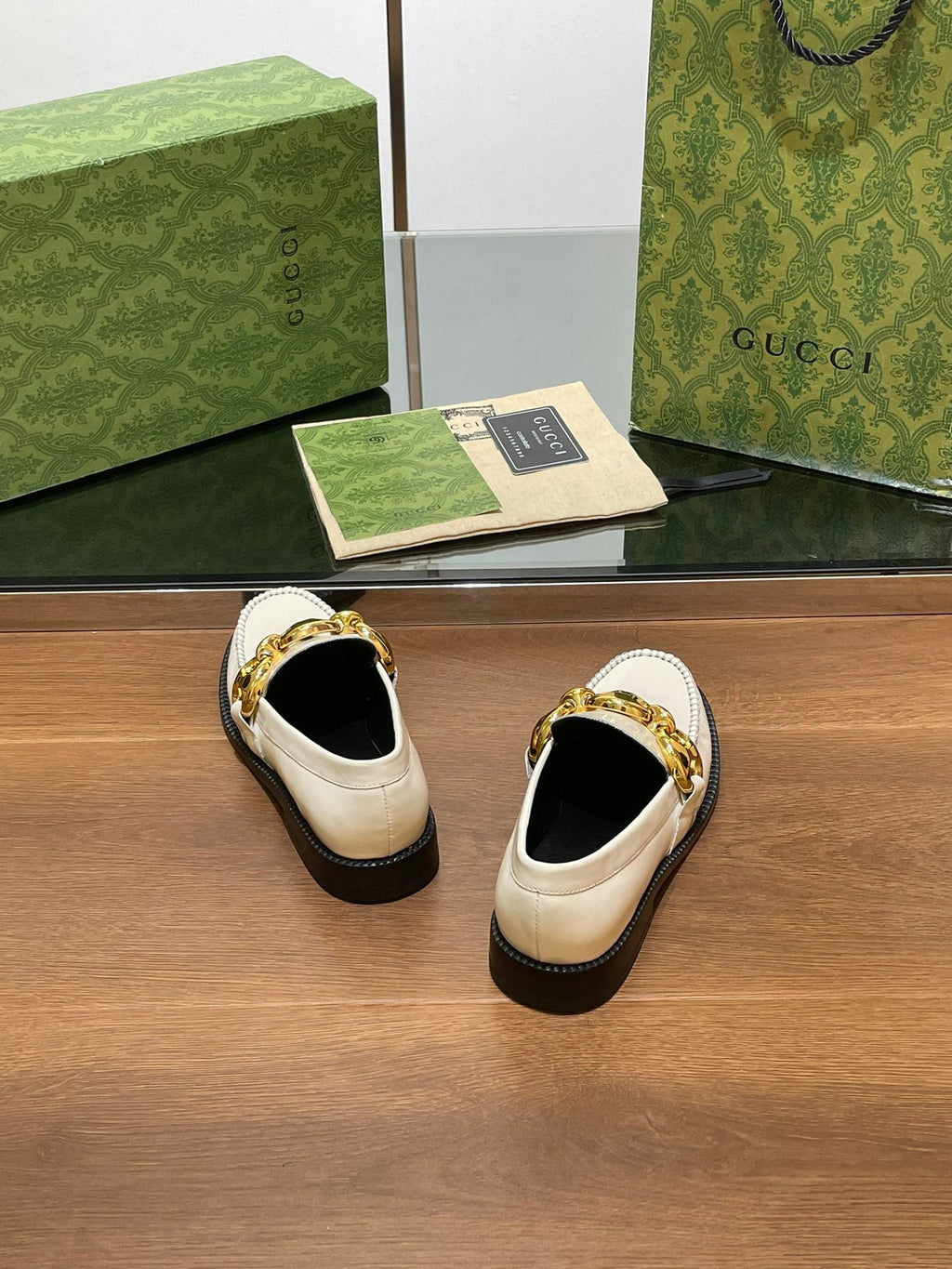 GUCCI LOAFER SHOES IN WHITE CALFSKIN WITH GOLD HARDWARE