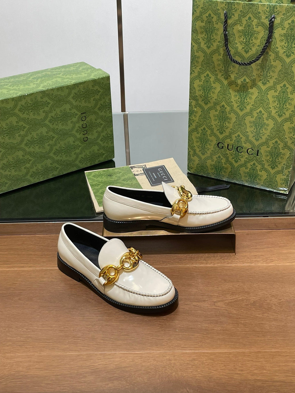 GUCCI LOAFER SHOES IN WHITE CALFSKIN WITH GOLD HARDWARE