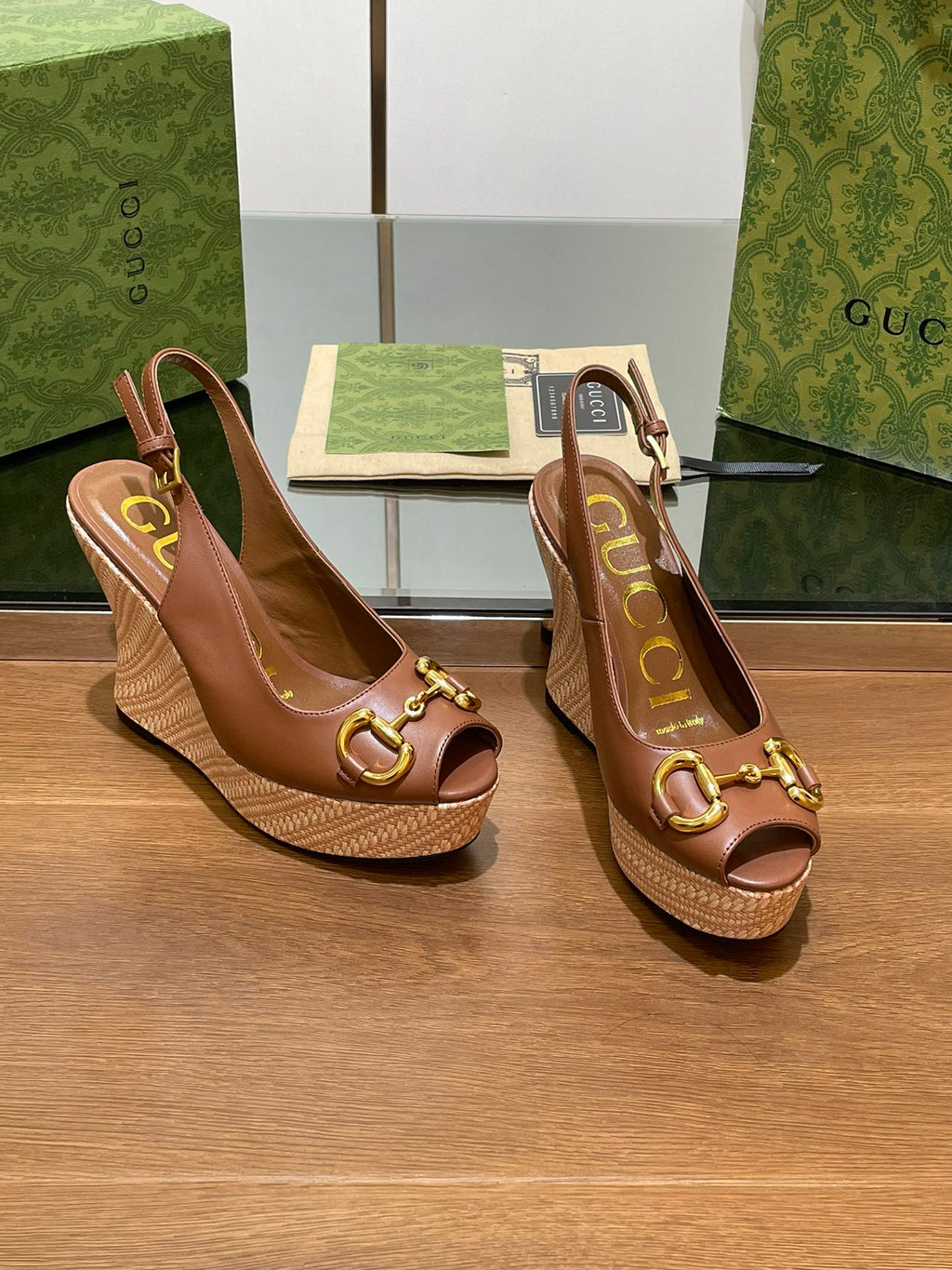 GUCCI WEDGE PLATFORM IN CHOCOLATE BROWN CALFSKIN WITH GOLD HARDWARE