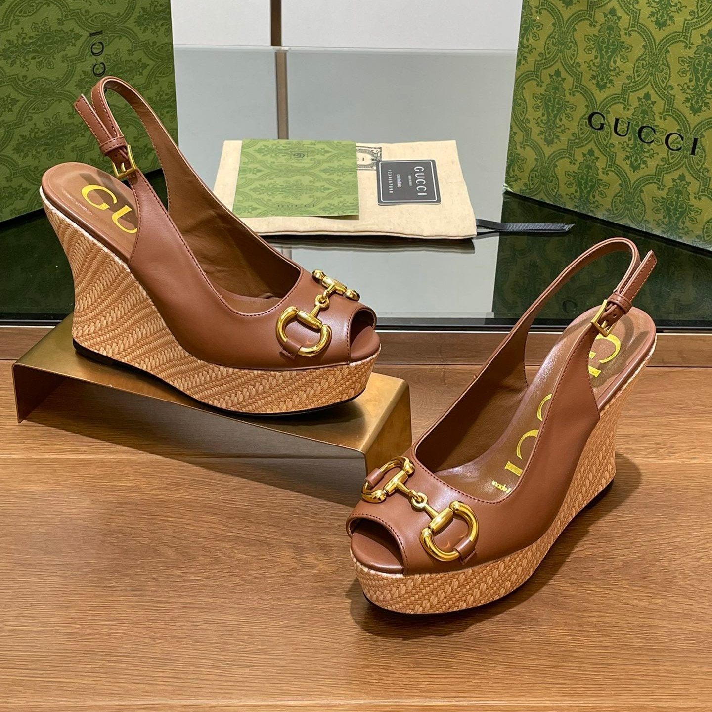 GUCCI WEDGE PLATFORM IN CHOCOLATE BROWN CALFSKIN WITH GOLD HARDWARE