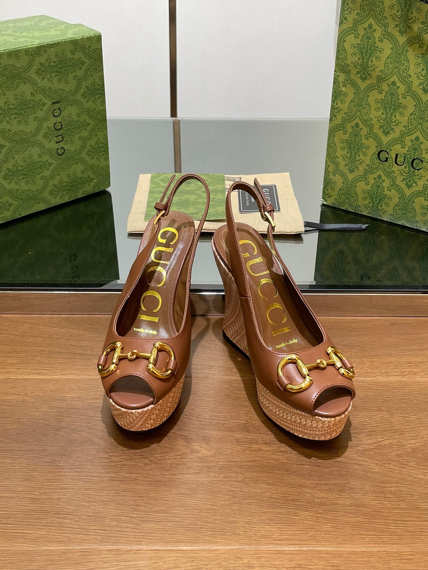 GUCCI WEDGE PLATFORM IN CHOCOLATE BROWN CALFSKIN WITH GOLD HARDWARE
