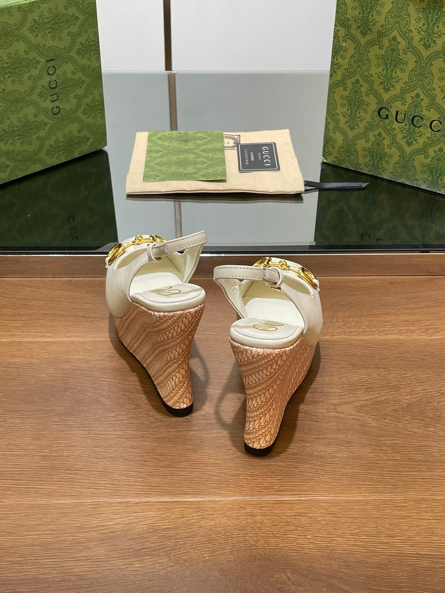 GUCCI WEDGE PLATFORM IN WHITE CALFSKIN WITH GOLD HARDWARE
