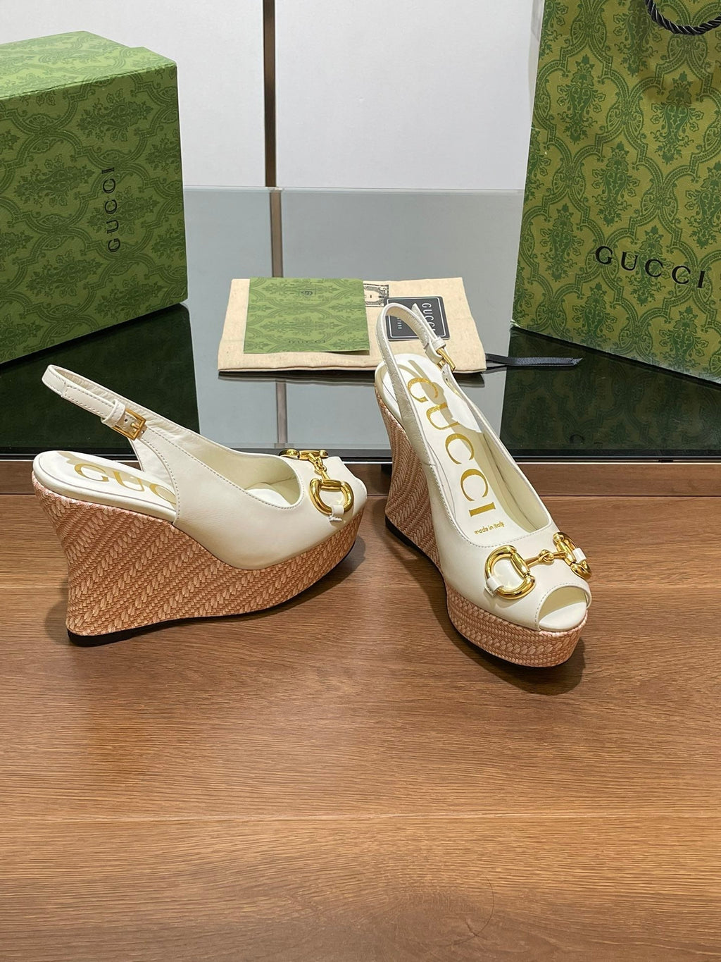 GUCCI WEDGE PLATFORM IN WHITE CALFSKIN WITH GOLD HARDWARE