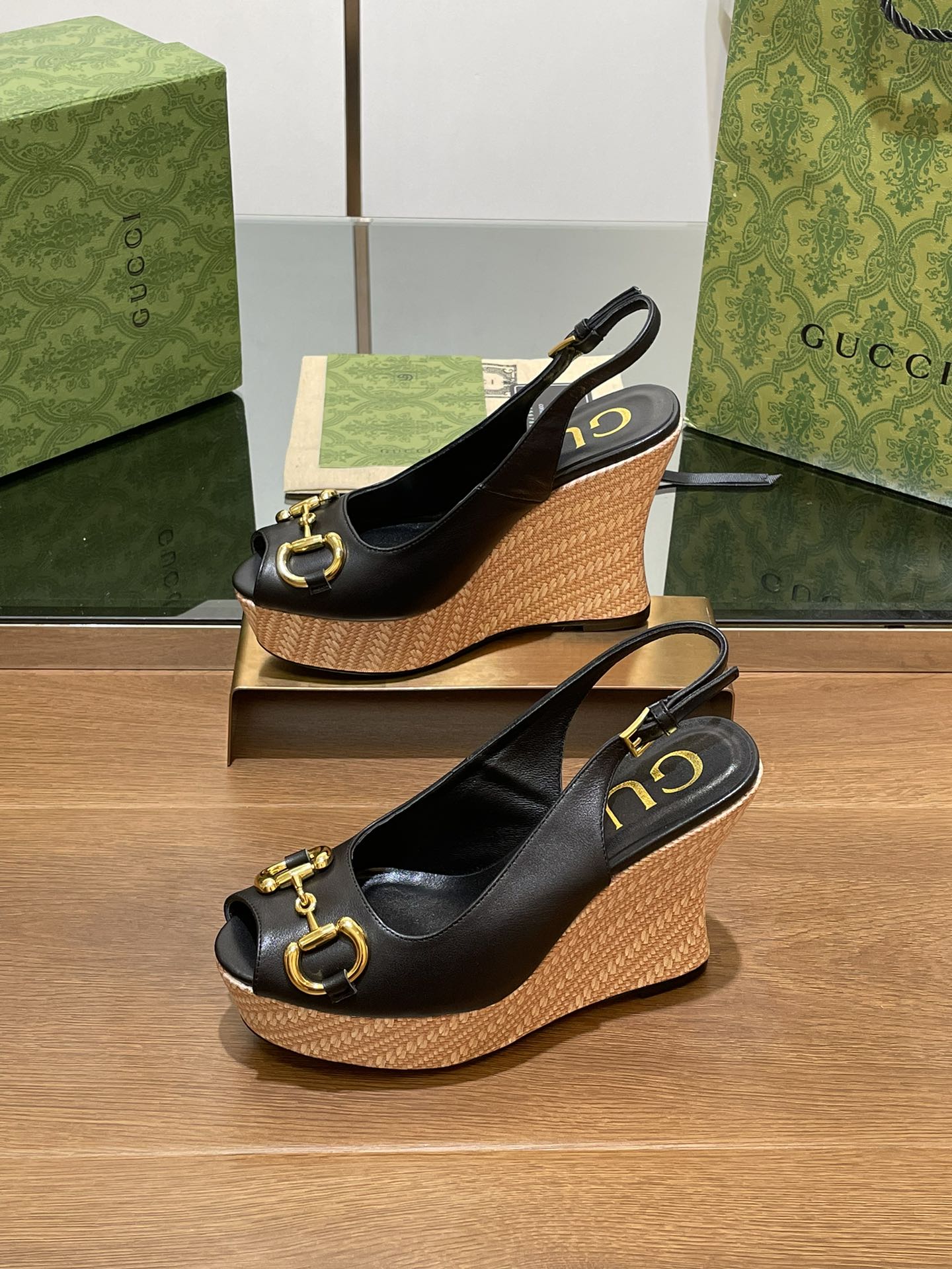 GUCCI WEDGE PLATFORM IN BLACK CALFSKIN WITH GOLD HARDWARE