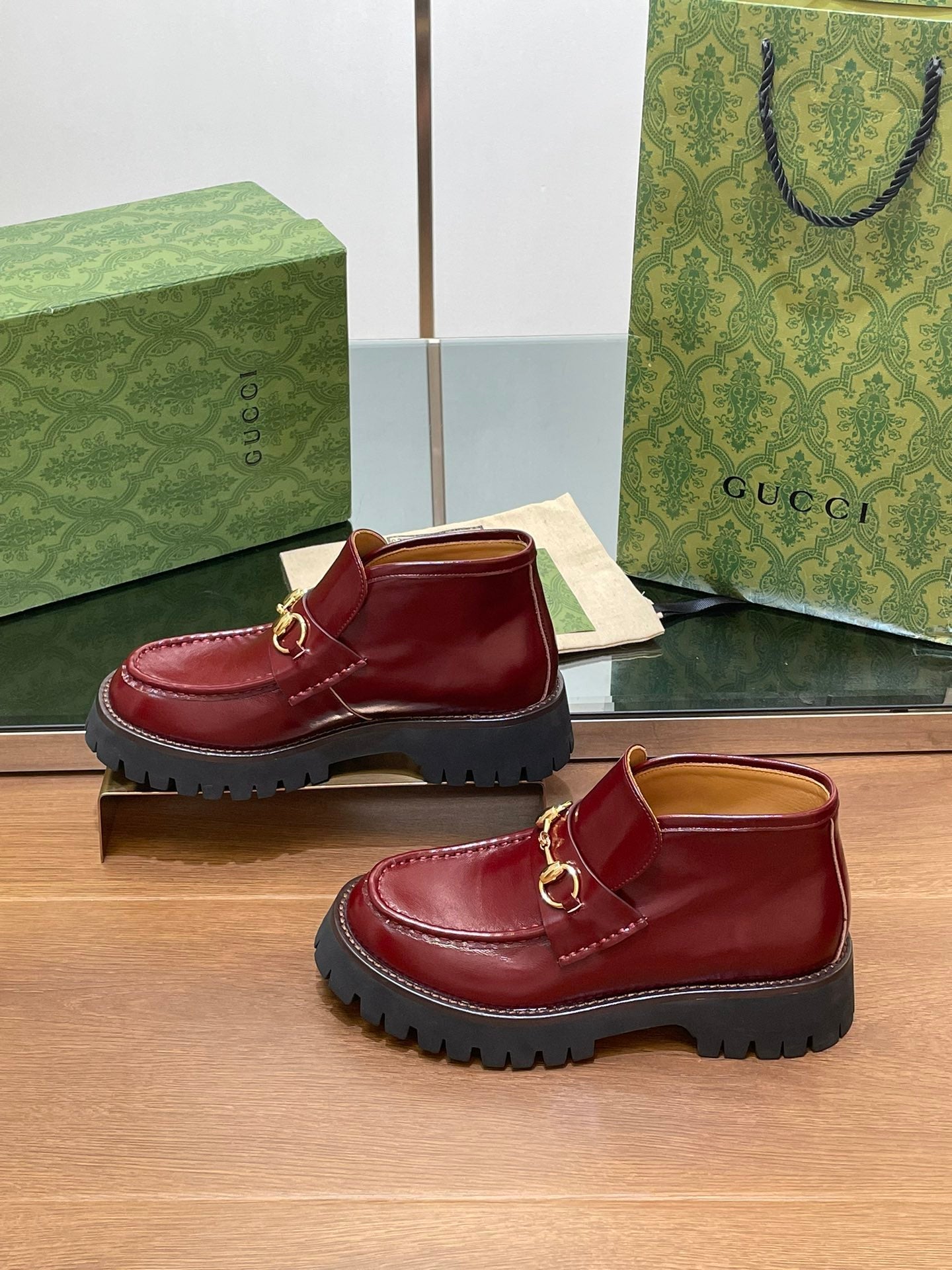 GUCCI HORSEBIT ANKLE BOOTS 4.5CM IN BURGUNDY RED CALFSKIN