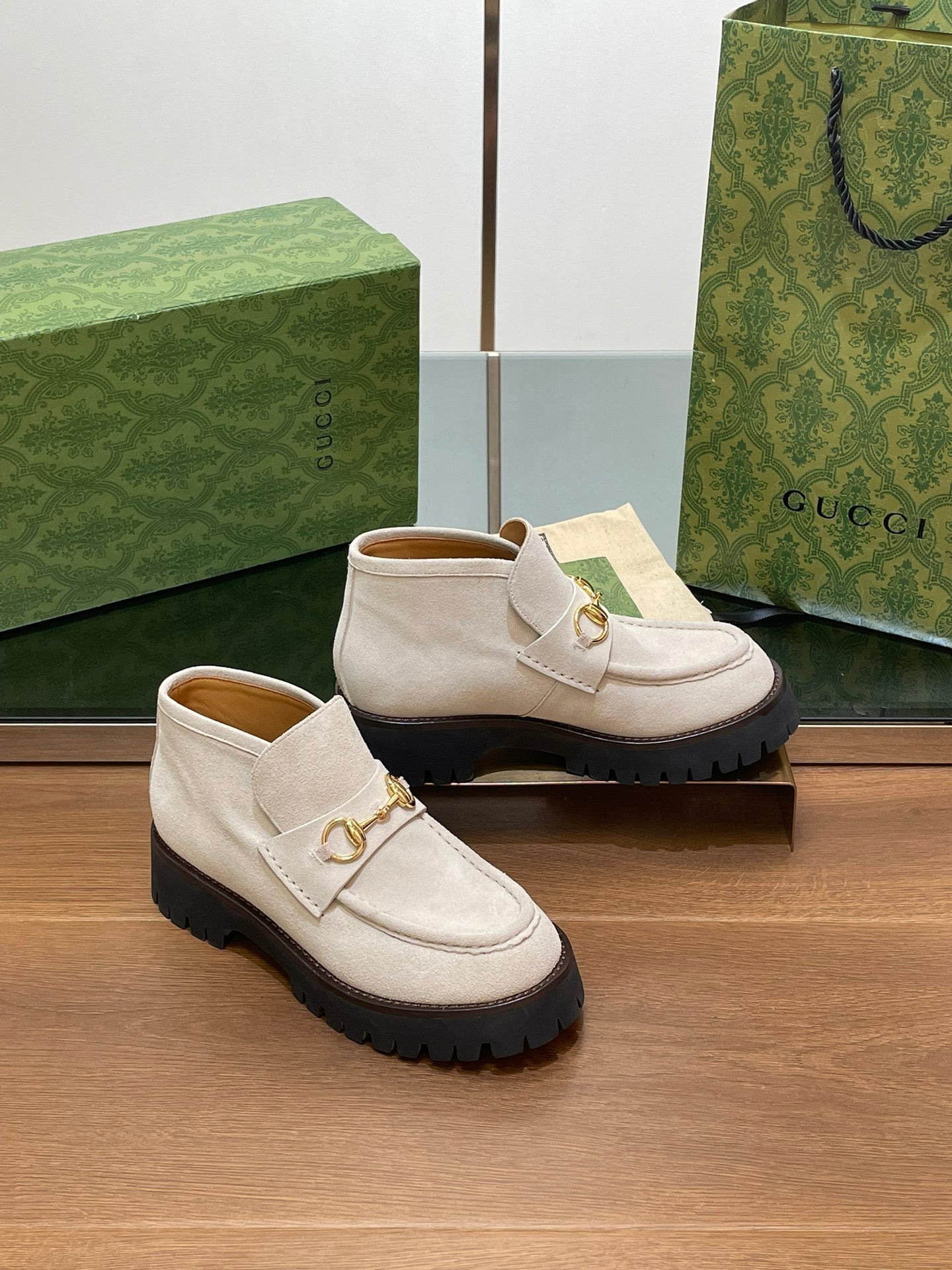 GUCCI WOMEN'S HORSEBIT ANKLE BOOTS 4.5CM IN WHITE SUEDE