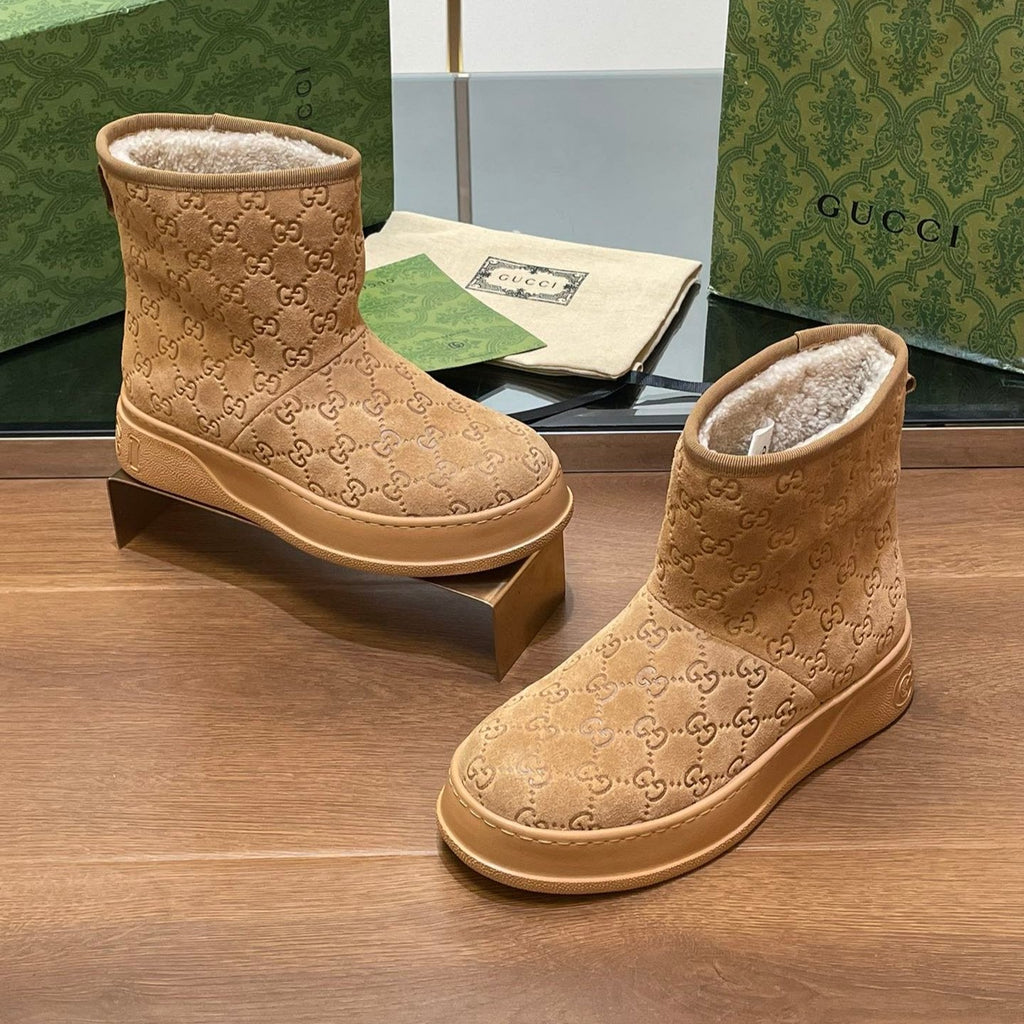 GUCCI U BOOTS IN CIDER BROWN EMBOSSED SUEDE AND BEIGE WOOL LINING