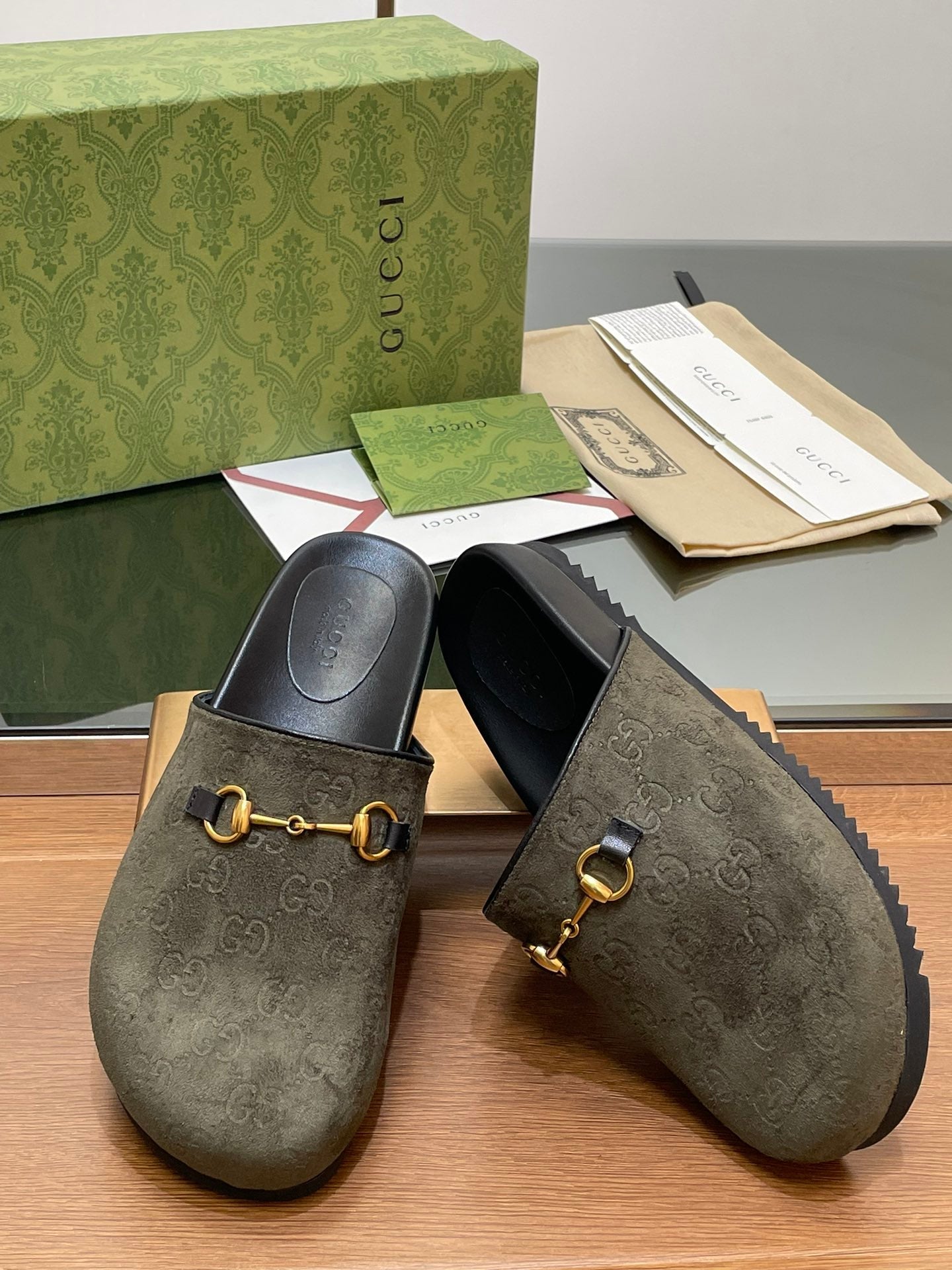 GUCCI HORSEBIT MULE IN KHAKI GREEN EMBOSSED SUEDE AND SHEEPSKIN LINING