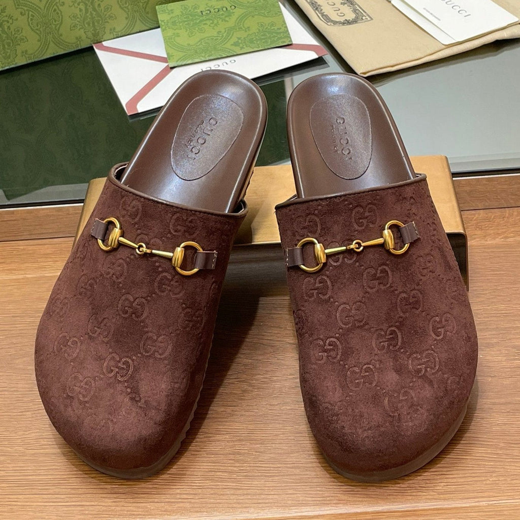 GUCCI HORSEBIT MULE IN CHOCOLATE BROWN EMBOSSED SUEDE AND SHEEPSKIN LINING