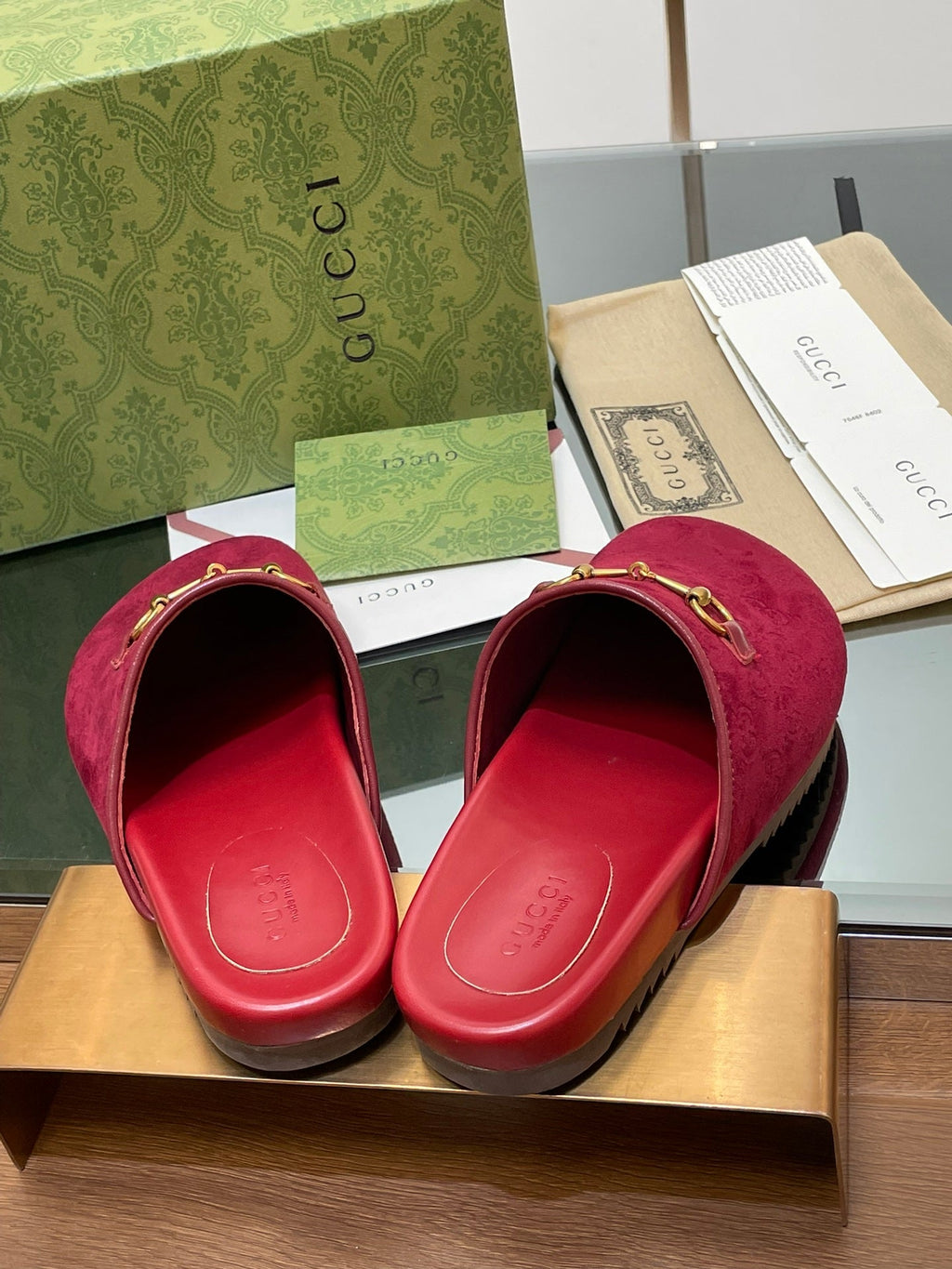 GUCCI HORSEBIT MULE IN RED PINK EMBOSSED SUEDE AND SHEEPSKIN LINING