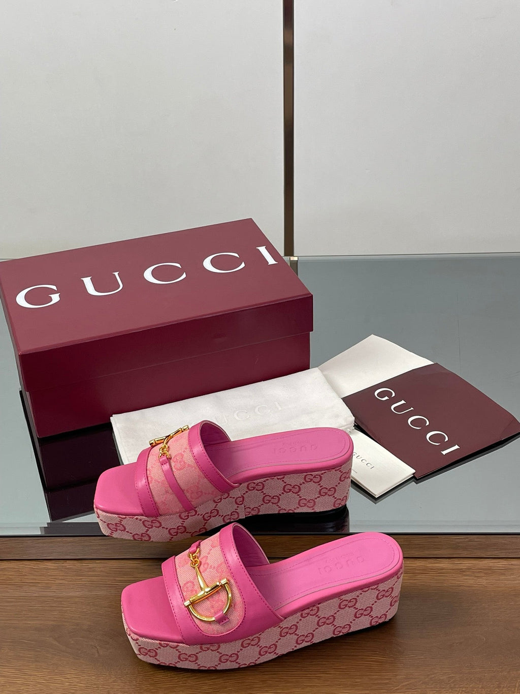 GUCCI HIGH 6.3 CM WEDGE SANDALS IN PINK CALFSKIN AND FABRIC