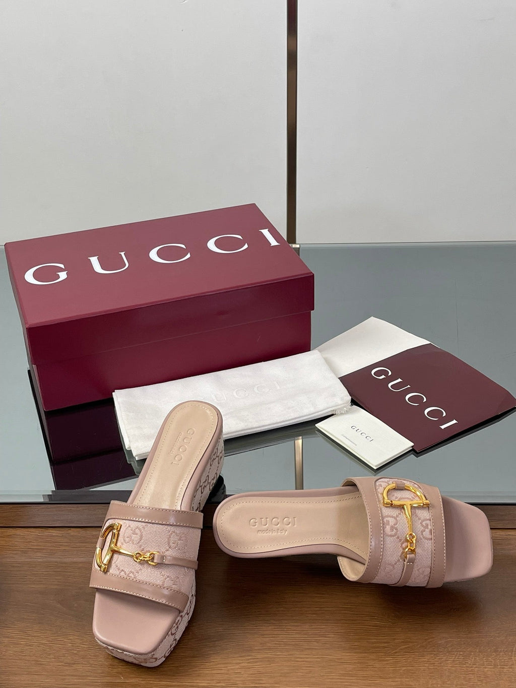 GUCCI HIGH 6.3 CM WEDGE SANDALS IN DUSTY PINK CALFSKIN AND FABRIC