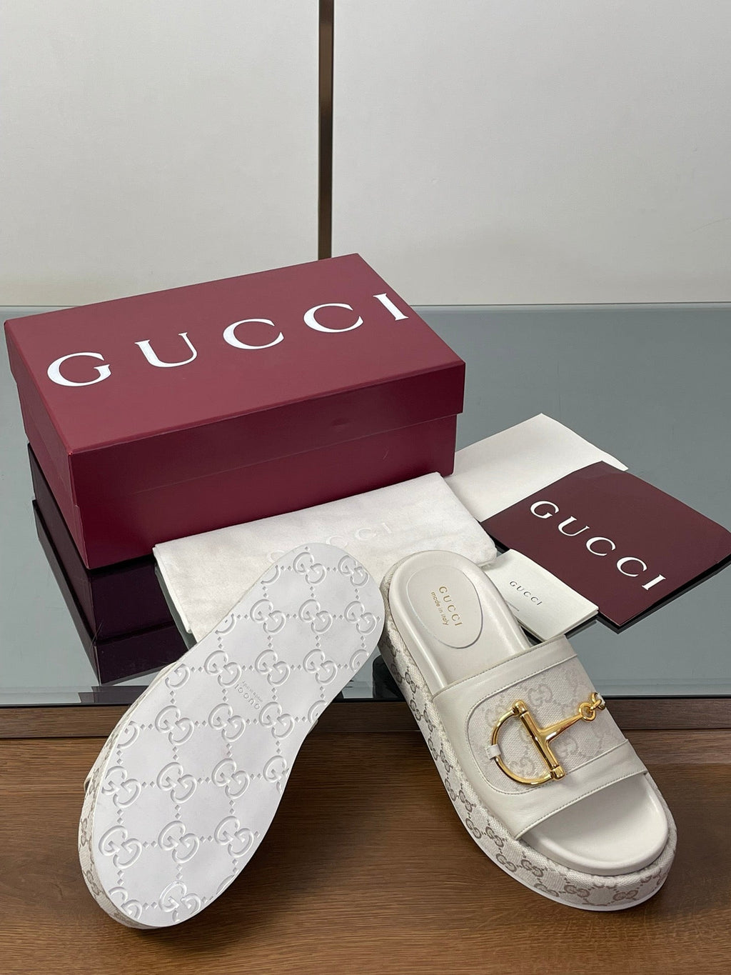 GUCCI HIGH 5.5 CM WEDGE SANDALS IN CREAM WHITE CALFSKIN AND FABRIC
