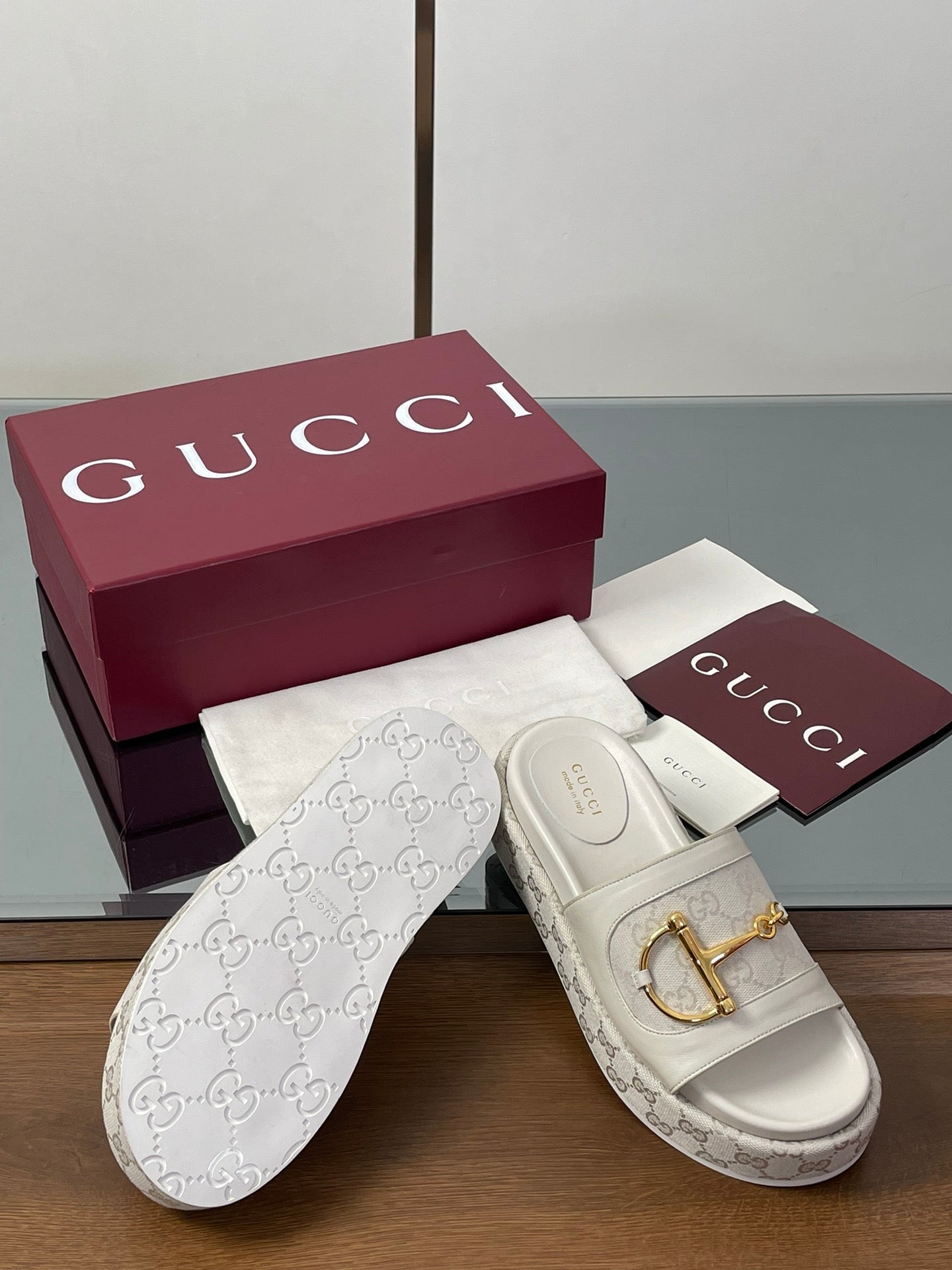 GUCCI HIGH 5.5 CM WEDGE SANDALS IN CREAM WHITE CALFSKIN AND FABRIC