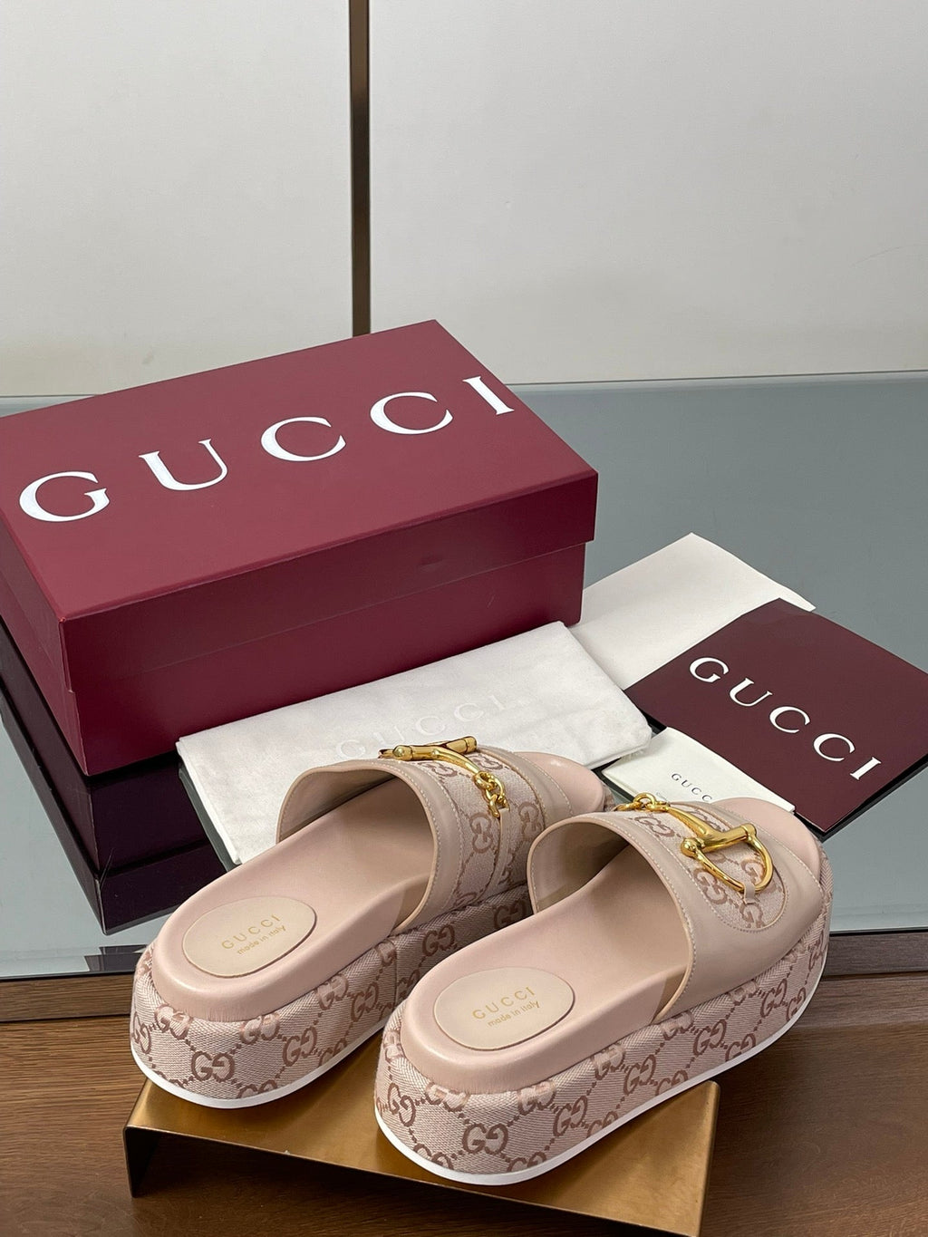 GUCCI HIGH 5.5 CM WEDGE SANDALS IN LIGHT PINK CALFSKIN AND FABRIC