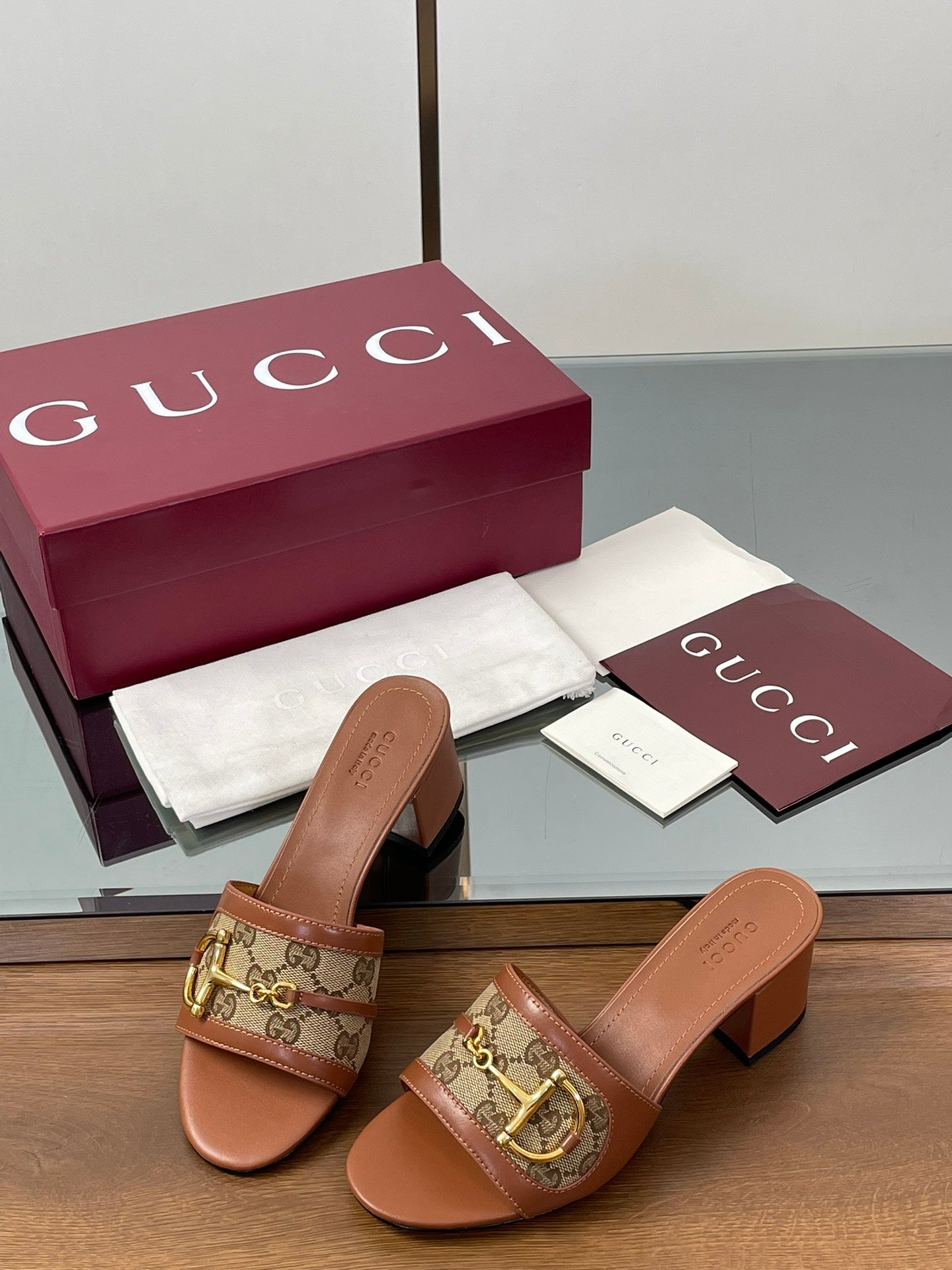 GUCCI HIGH HEEL MULE 5.5 CM IN BROWN CALFSKIN MIX FABRIC AND GOLD HARDWARE