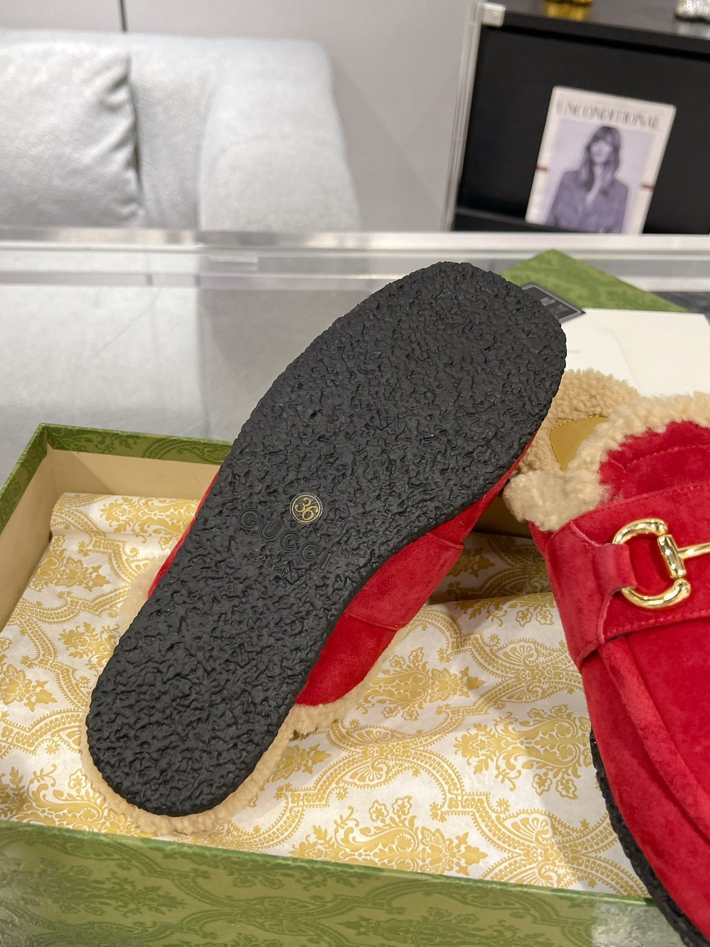 GUCCI HORSEBIT MULE IN RED SUEDE AND FLEECE LINING